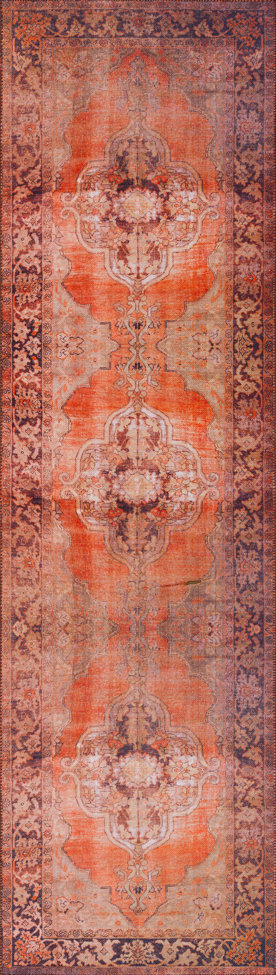 Amanti AM1 Ginger 2'3" x 7'7" Runner Rug