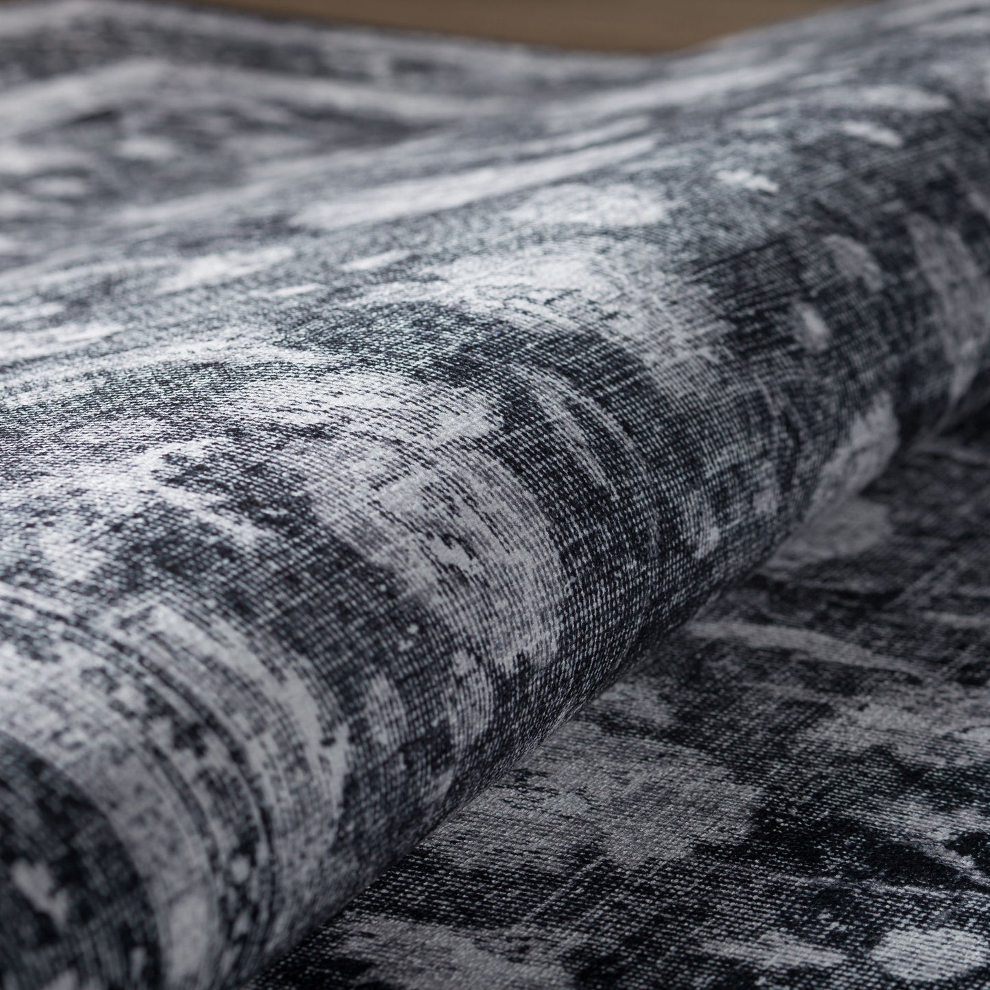 Amanti AM2 Midnight 7'10" x 9'10" Rug