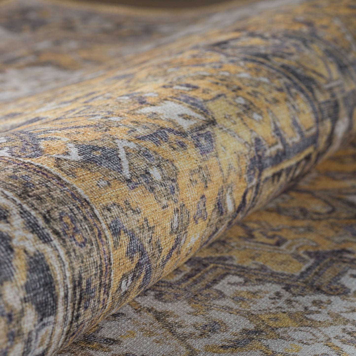 Amanti AM3 Gold 5' x 7'7" Rug