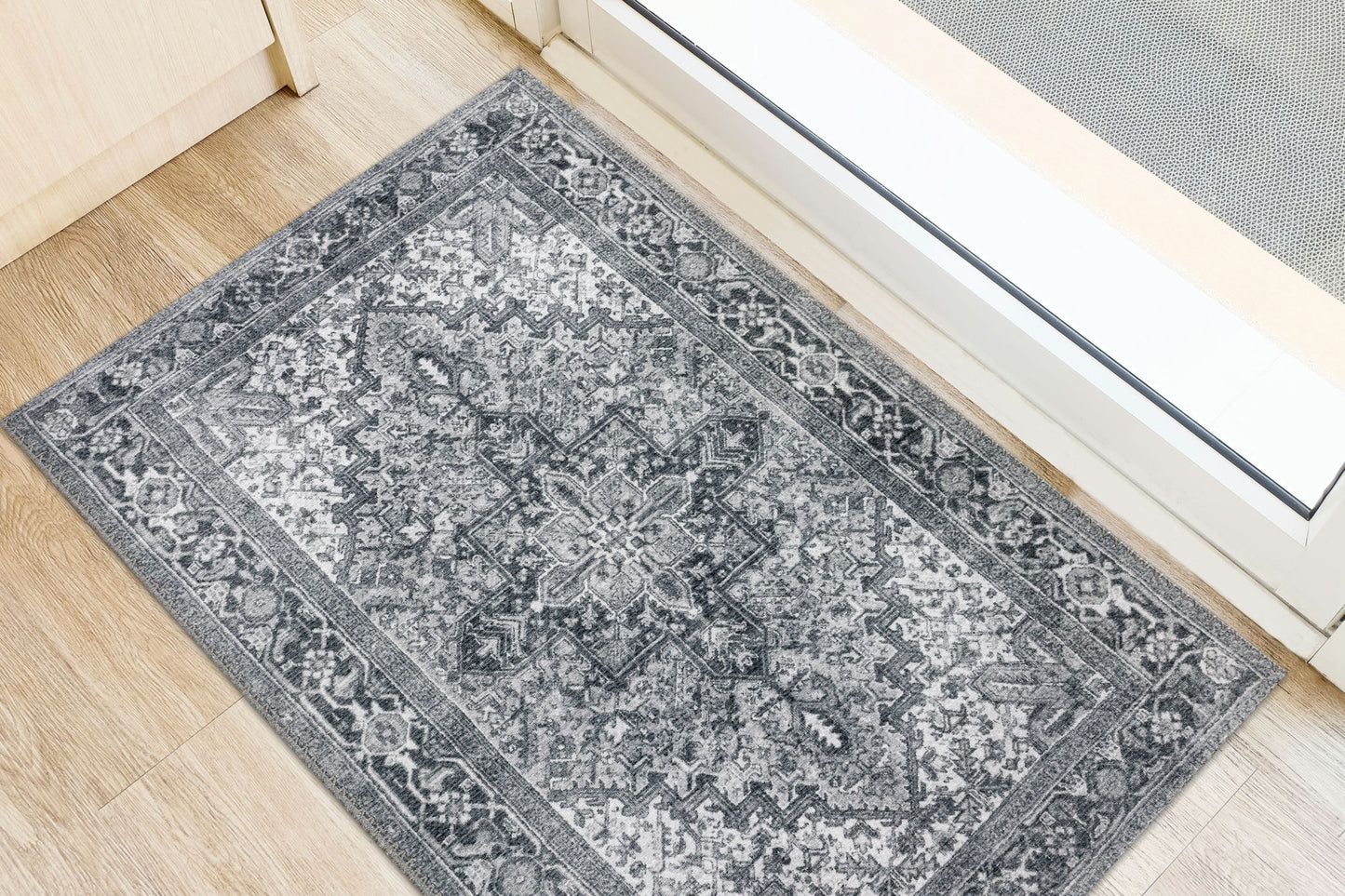 Amanti AM3 Steel 1'8" x 2'6" Rug