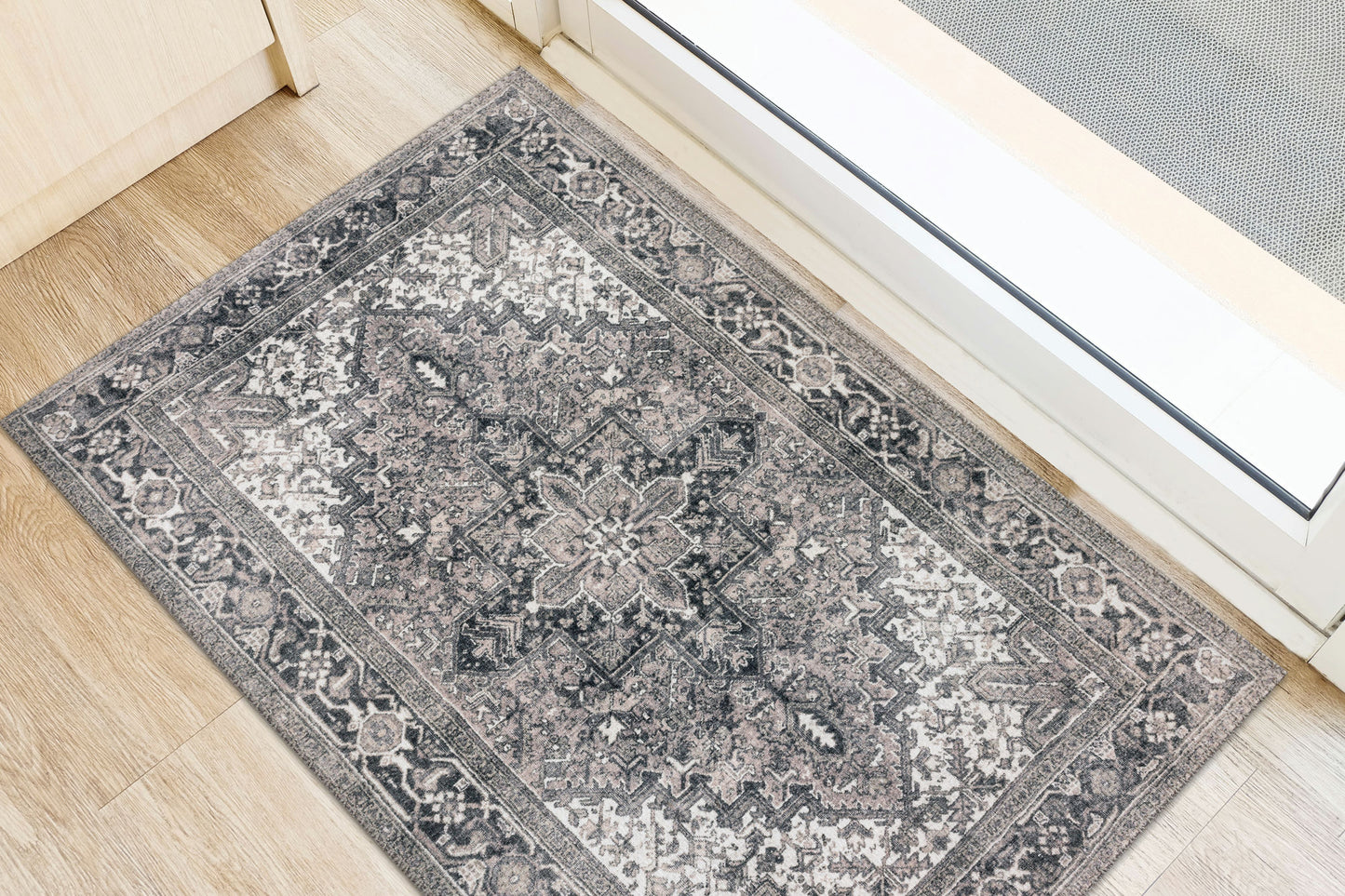 Amanti AM3 Taupe 1'8" x 2'6" Rug