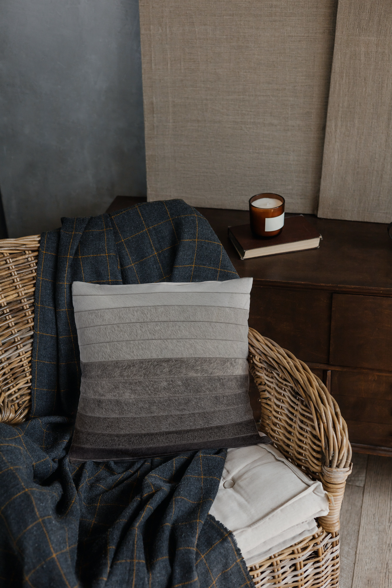 Cushion Cowhide Ombre Grey 20"