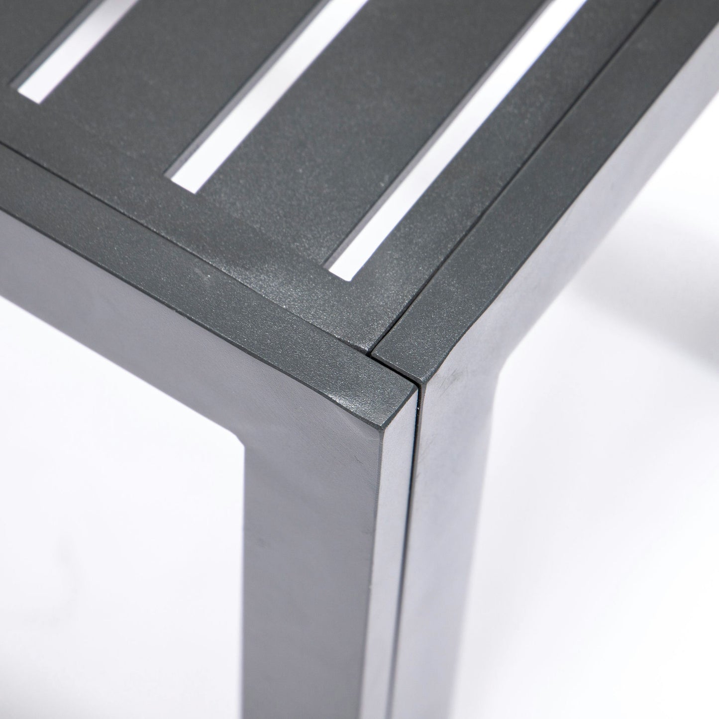 LeisureMod Chelsea Modern Aluminum Black Patio Side Table
