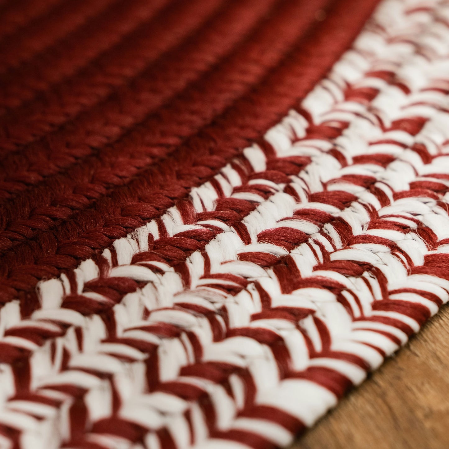 Bordered Under-Tree Christmas Reversible Round Rug - Red 45†x 45â€