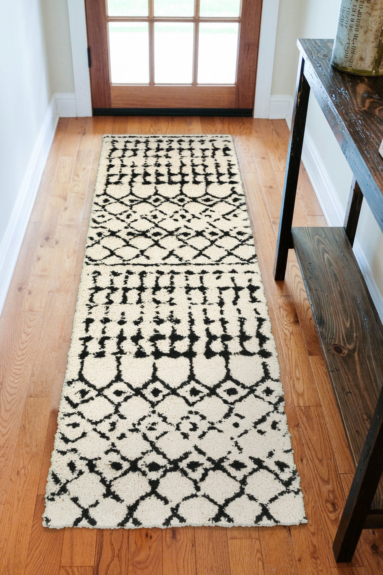 Marquee MQ2 Ivory/Midnight 2'3" x 7'5" Runner Rug