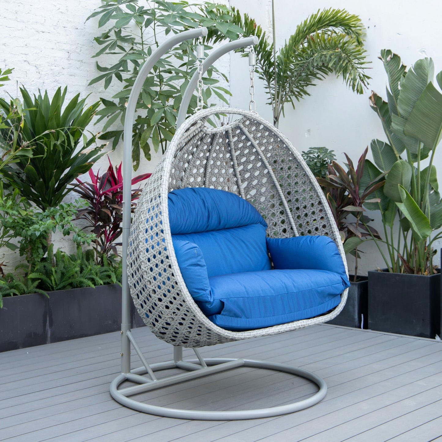 LeisureMod Mendoza Light Grey Wicker Hanging 2 person Egg Swing Chair - Blue