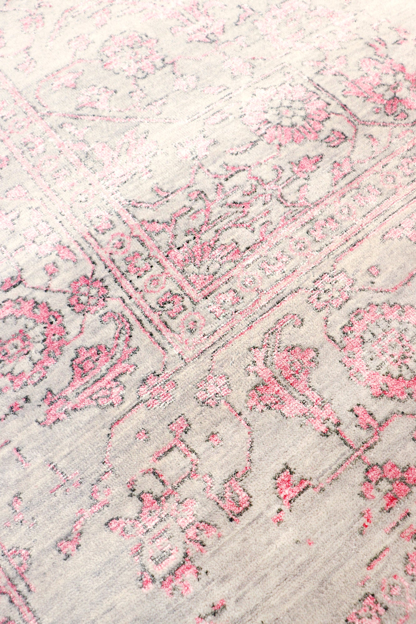 Pasargad Home Transitional Collection Silver Bamboo Silk & Wool Rug 8'0" X 10'1"