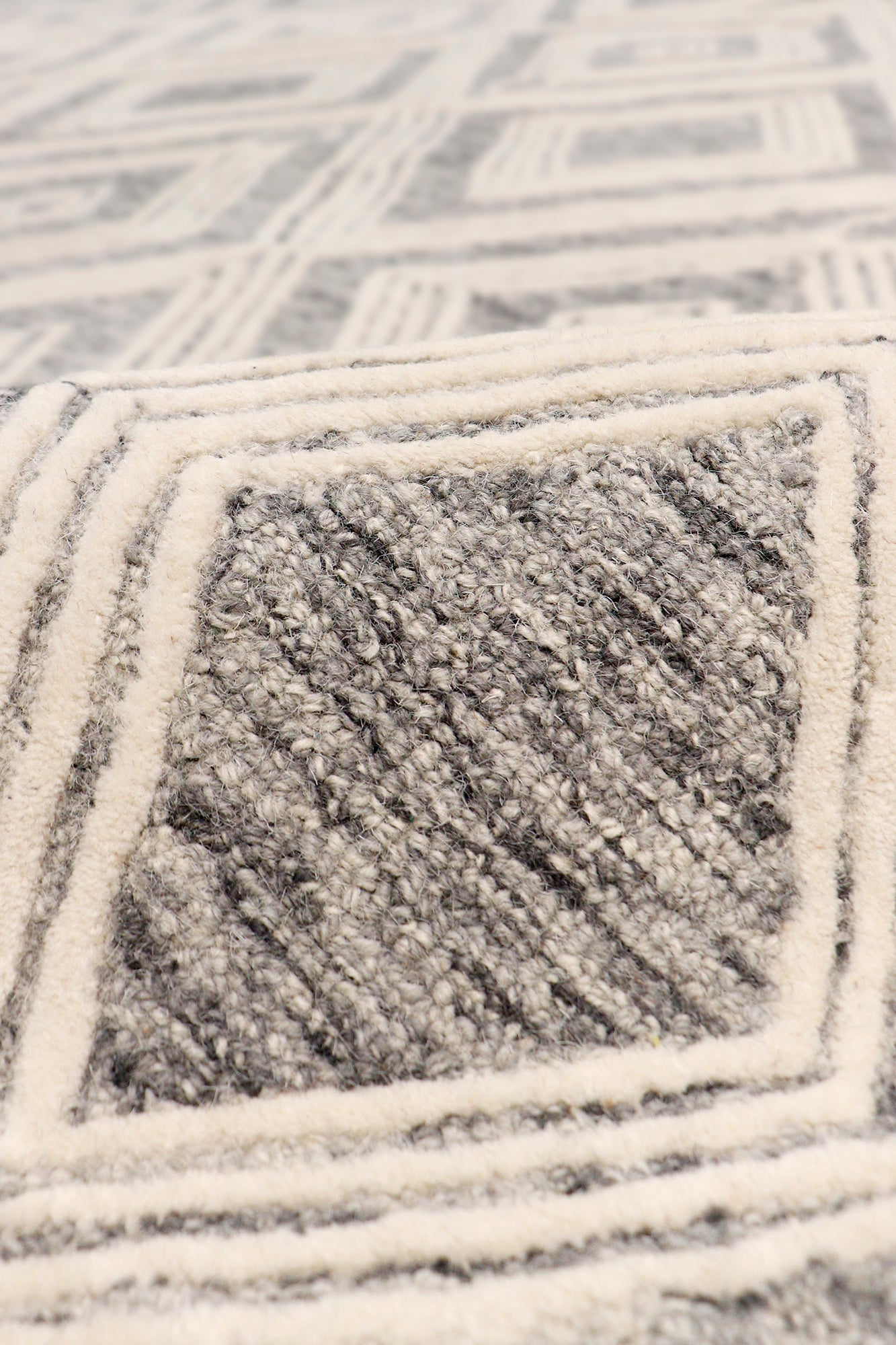 Pasargad Home Modern Collection Silver Bamboo Silk & Wool Rug 8'9" X 11'9"