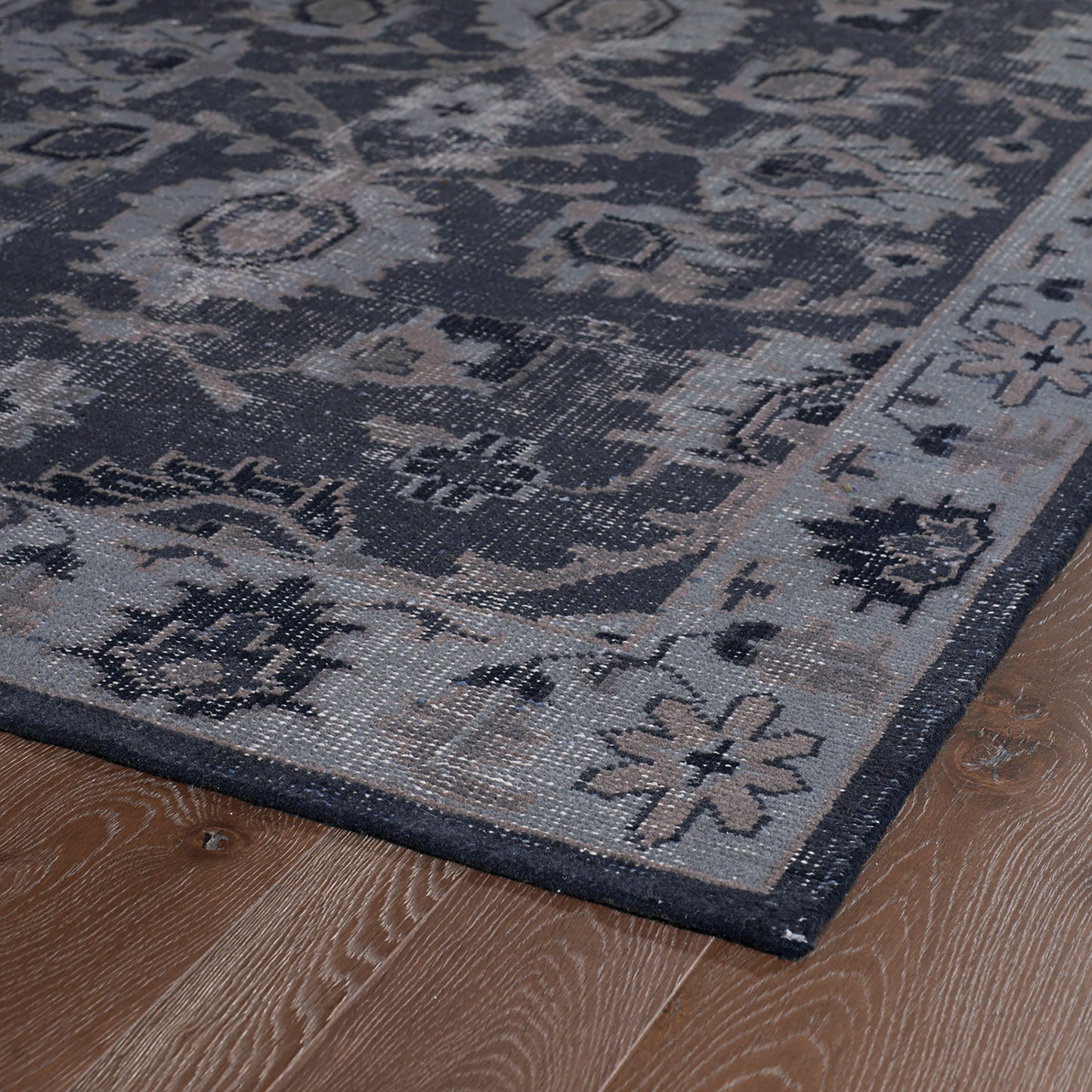Kaleen Restoration Collection Black Midnight Area Rug 5'6" x 8'6"