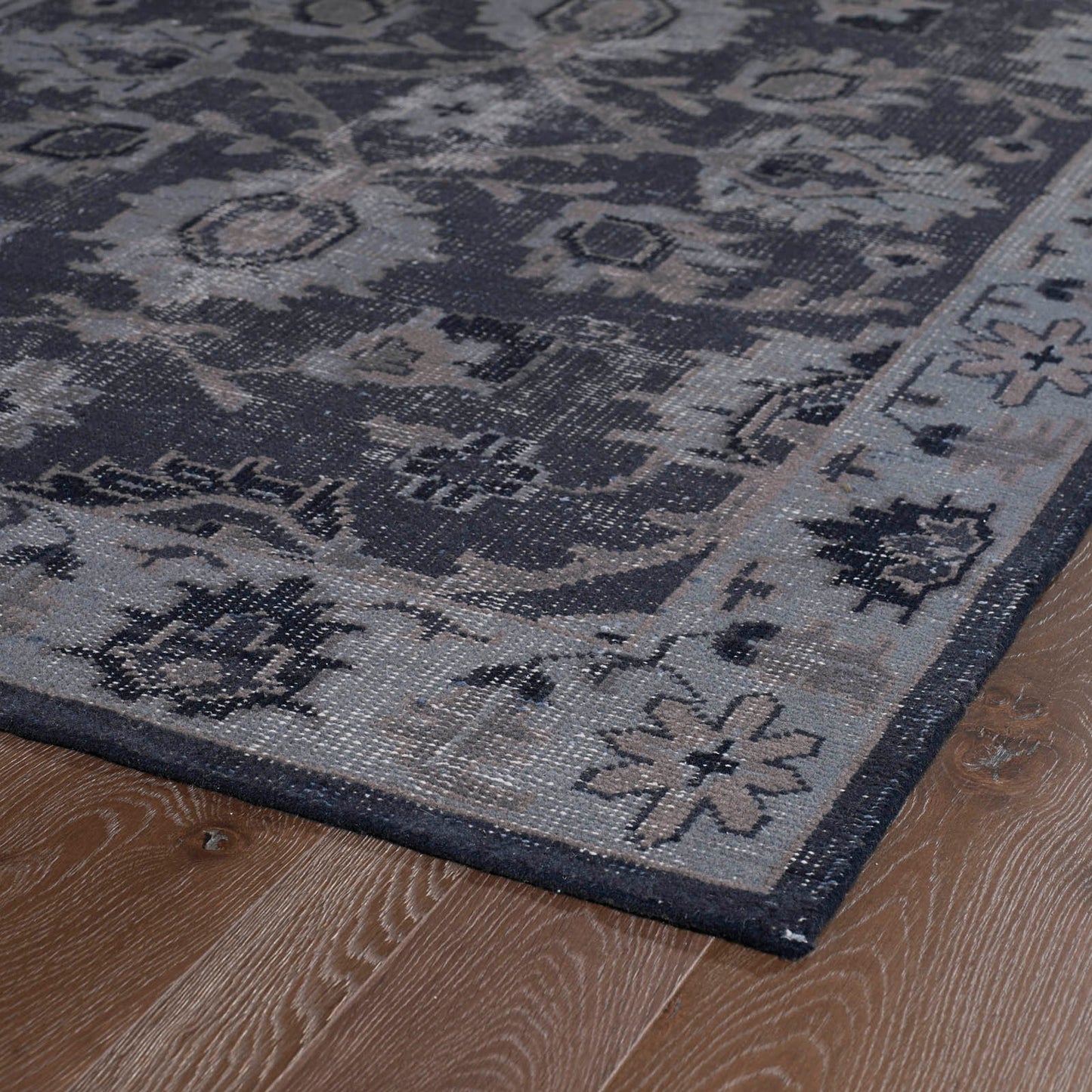 Kaleen Restoration Collection Black Midnight Area Rug 5'6" x 8'6"