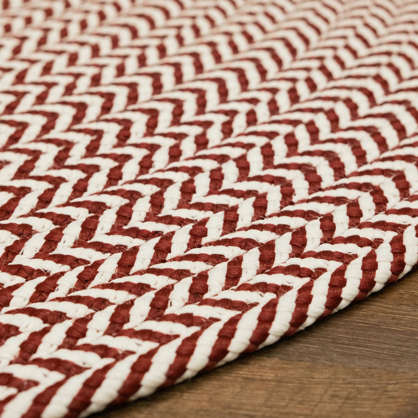 Chevron Christmas Under-Tree Reversible Round Rug - Red/White 55†x 55â€