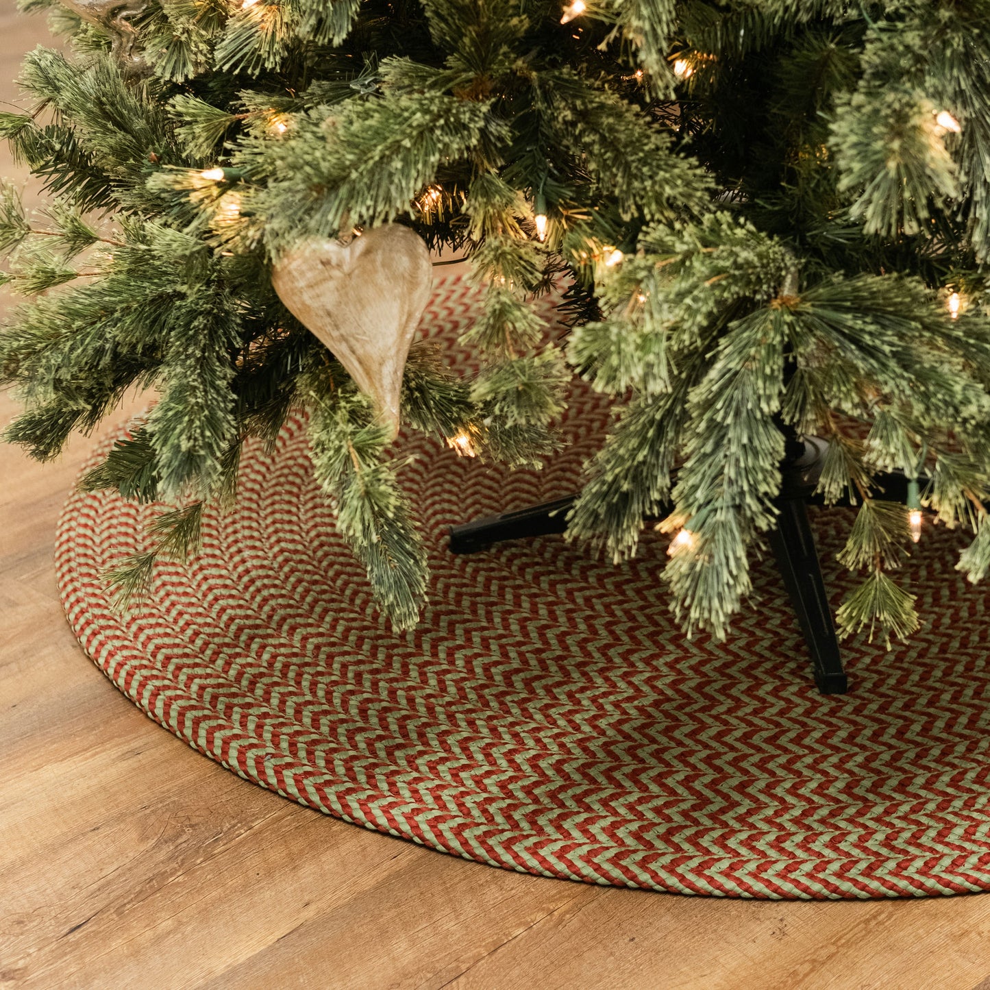 Chevron Christmas Under-Tree Reversible Round Rug - Green/Red 55†x 55â€