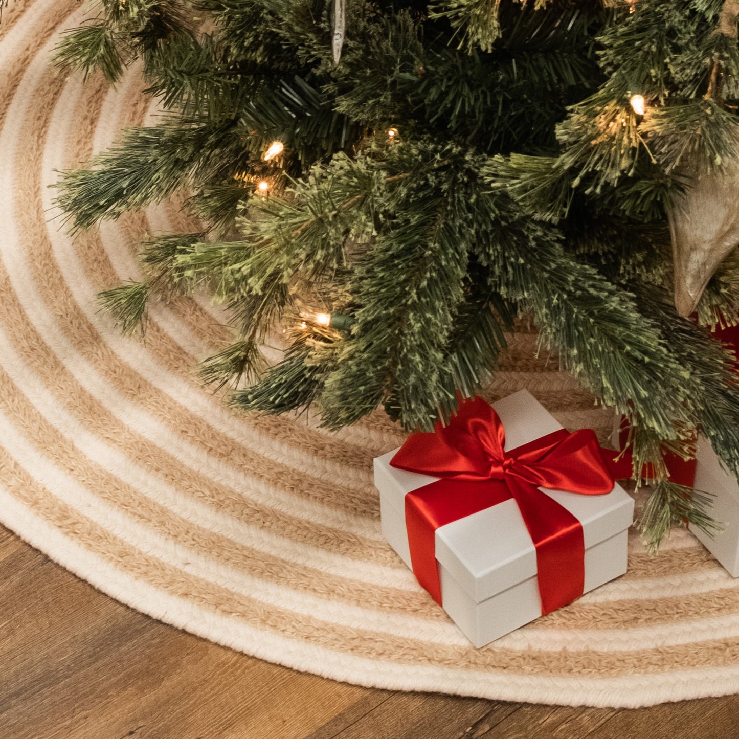 Cozy Wool Shag Holiday Tree Skirt - Natural 50†x 50â€