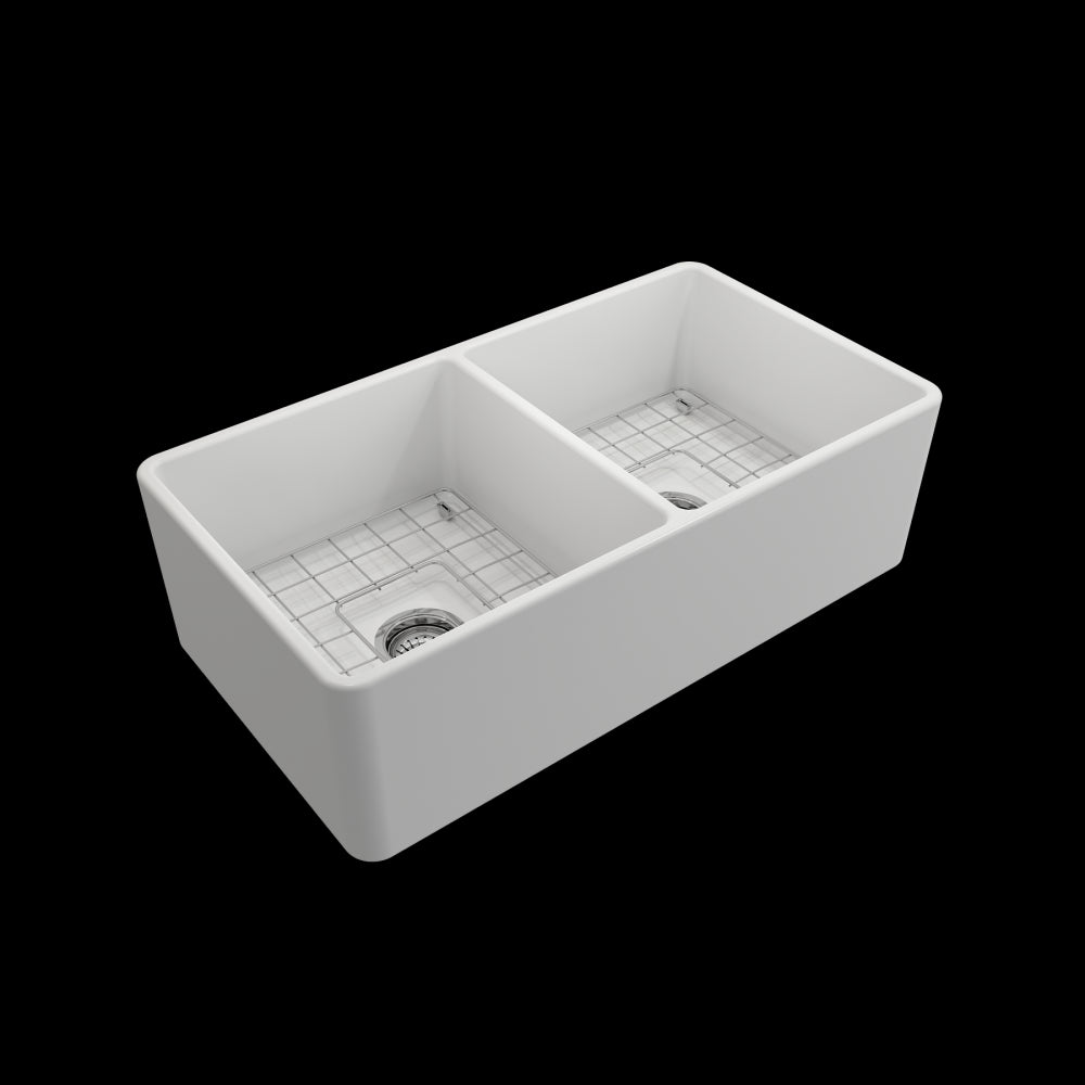 Farmhouse Apron Front Fireclay 33 in. Double Bowl Kitchen Sink with Protective Bottom Grids and Strainers in Matte White