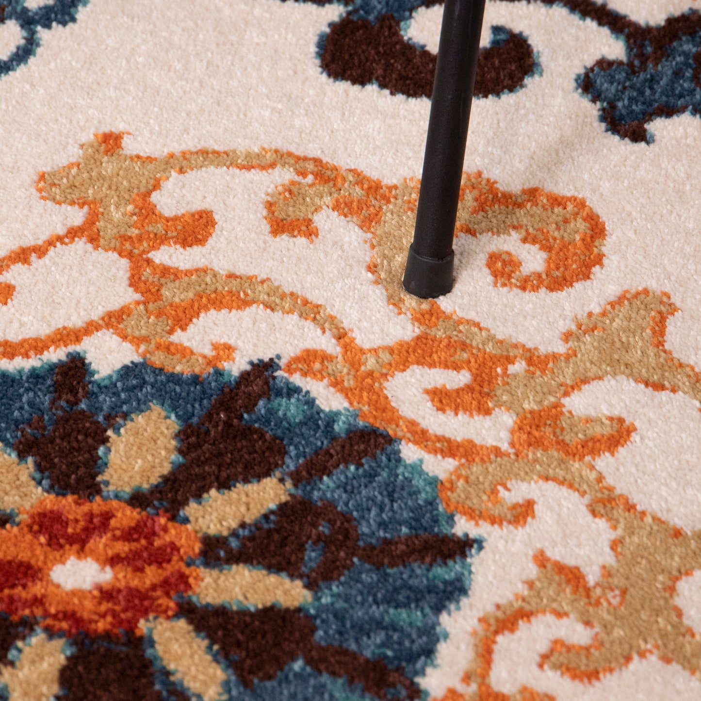Orian Essential Courtyard Suzani Cream 79"X120"