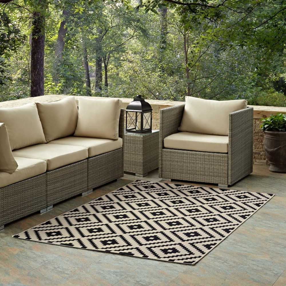 Perplex Geometric Diamond Trellis 5x8 Indoor and Outdoor Area Rug