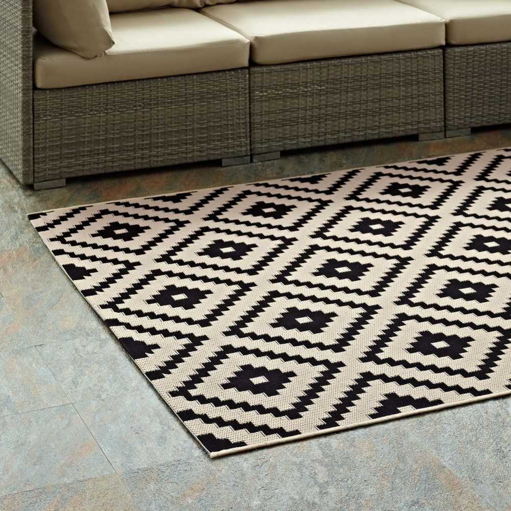 Perplex Geometric Diamond Trellis 5x8 Indoor and Outdoor Area Rug