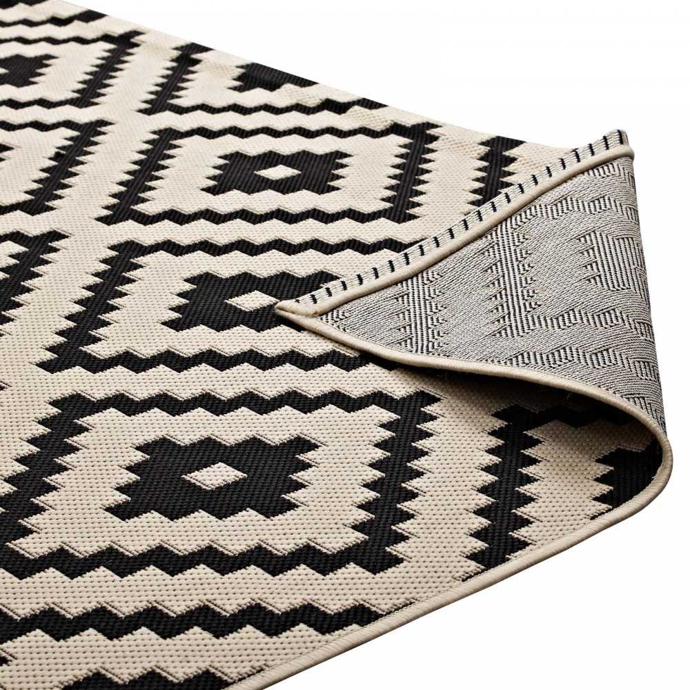 Perplex Geometric Diamond Trellis 5x8 Indoor and Outdoor Area Rug