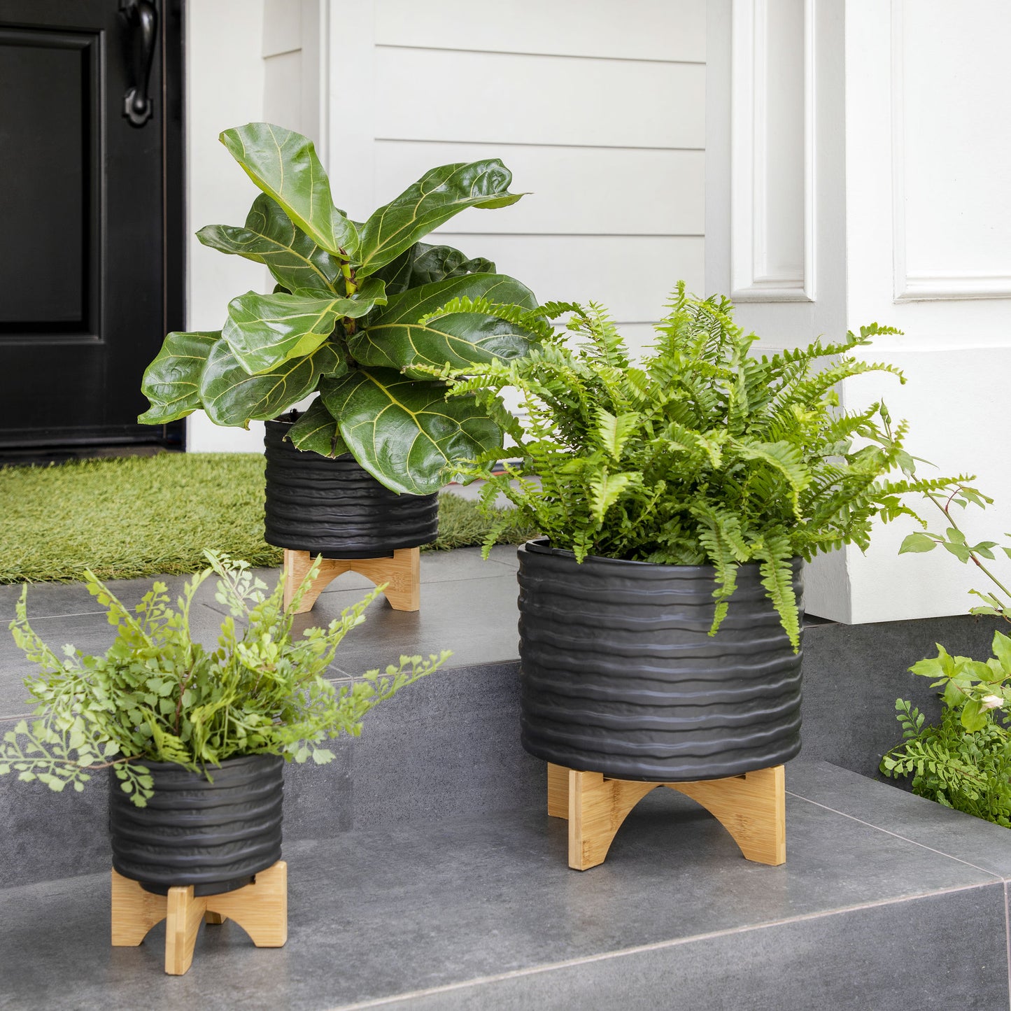 5" Textured Planter W/ Stand, Black