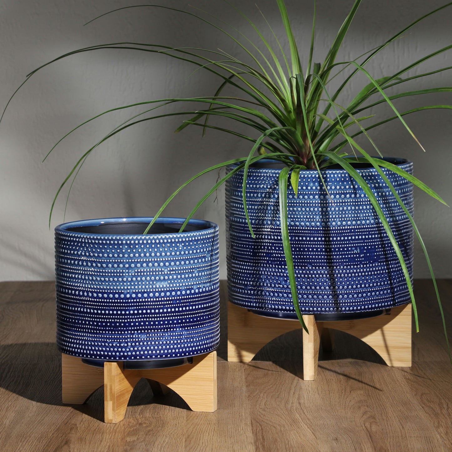 10" Dotted Planter W/ Wood Stand, Dark Blue