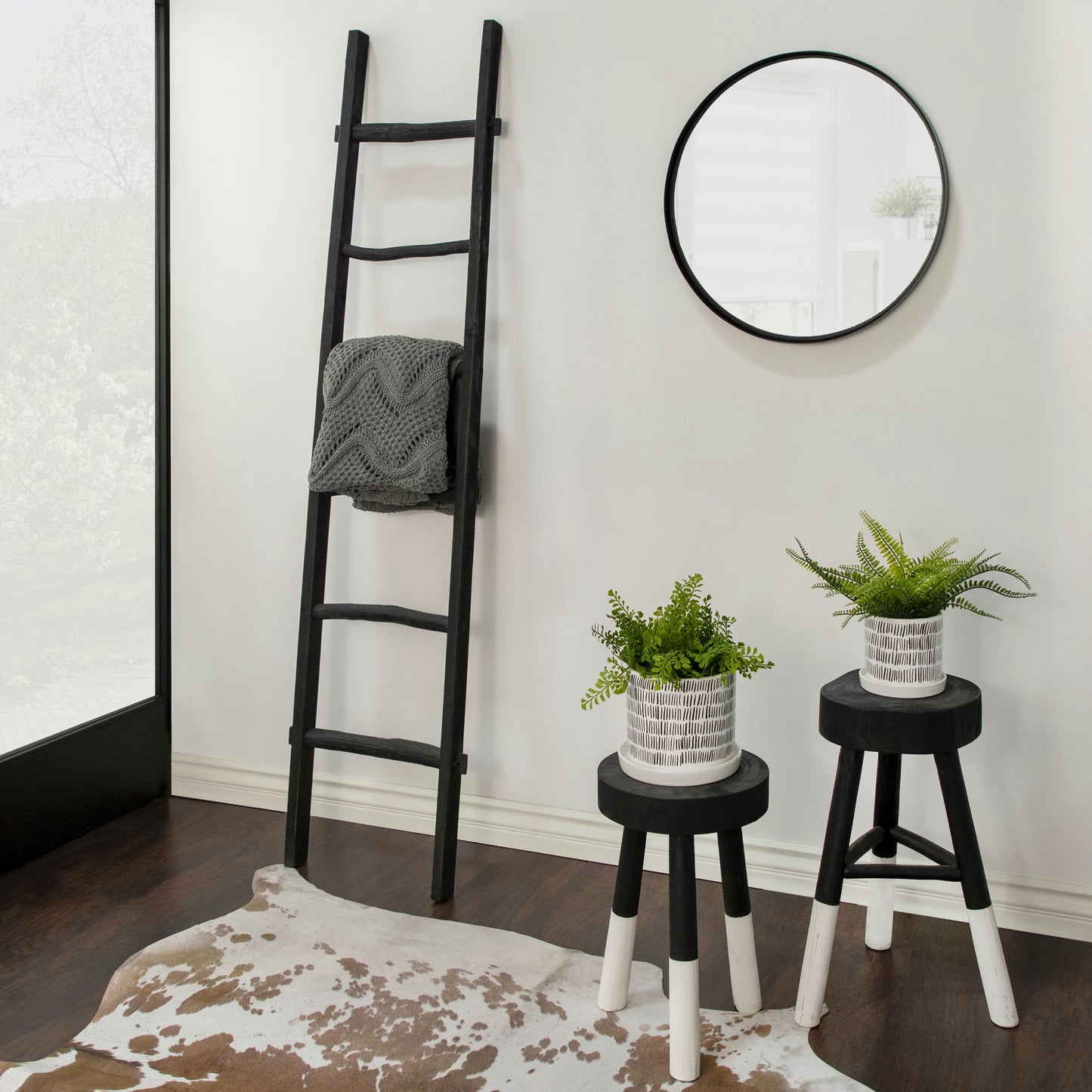 24" Round Mirror, Black Wb