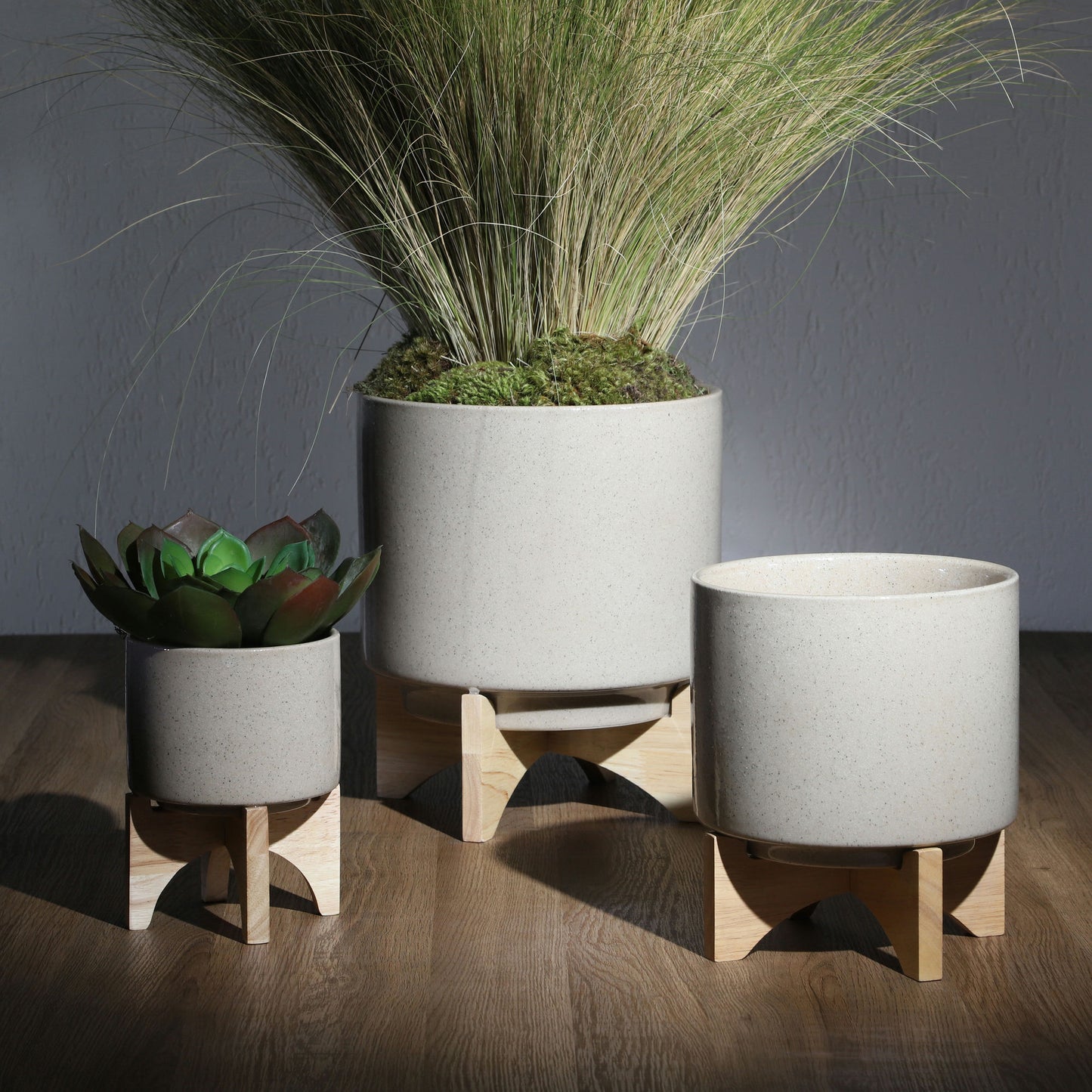 8" Planter W/ Wood Stand, Beige