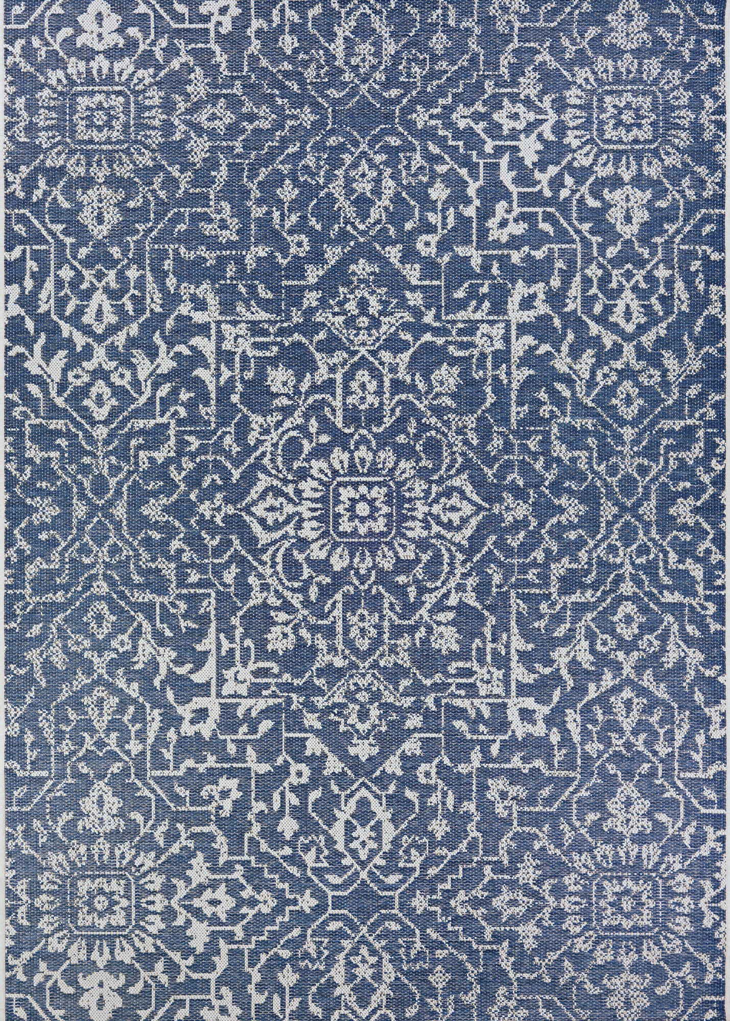 Couristan Monte Carlo Palmette Navy-Ivory Rug 2' x 3'7"