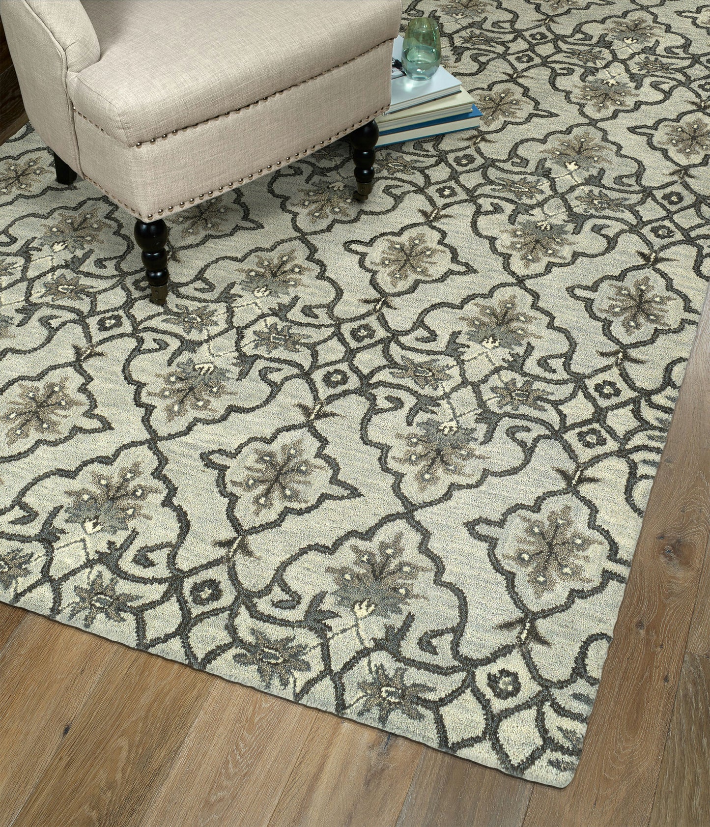 Kaleen Helena Collection Mint Gray Throw Rug 2' x 3'