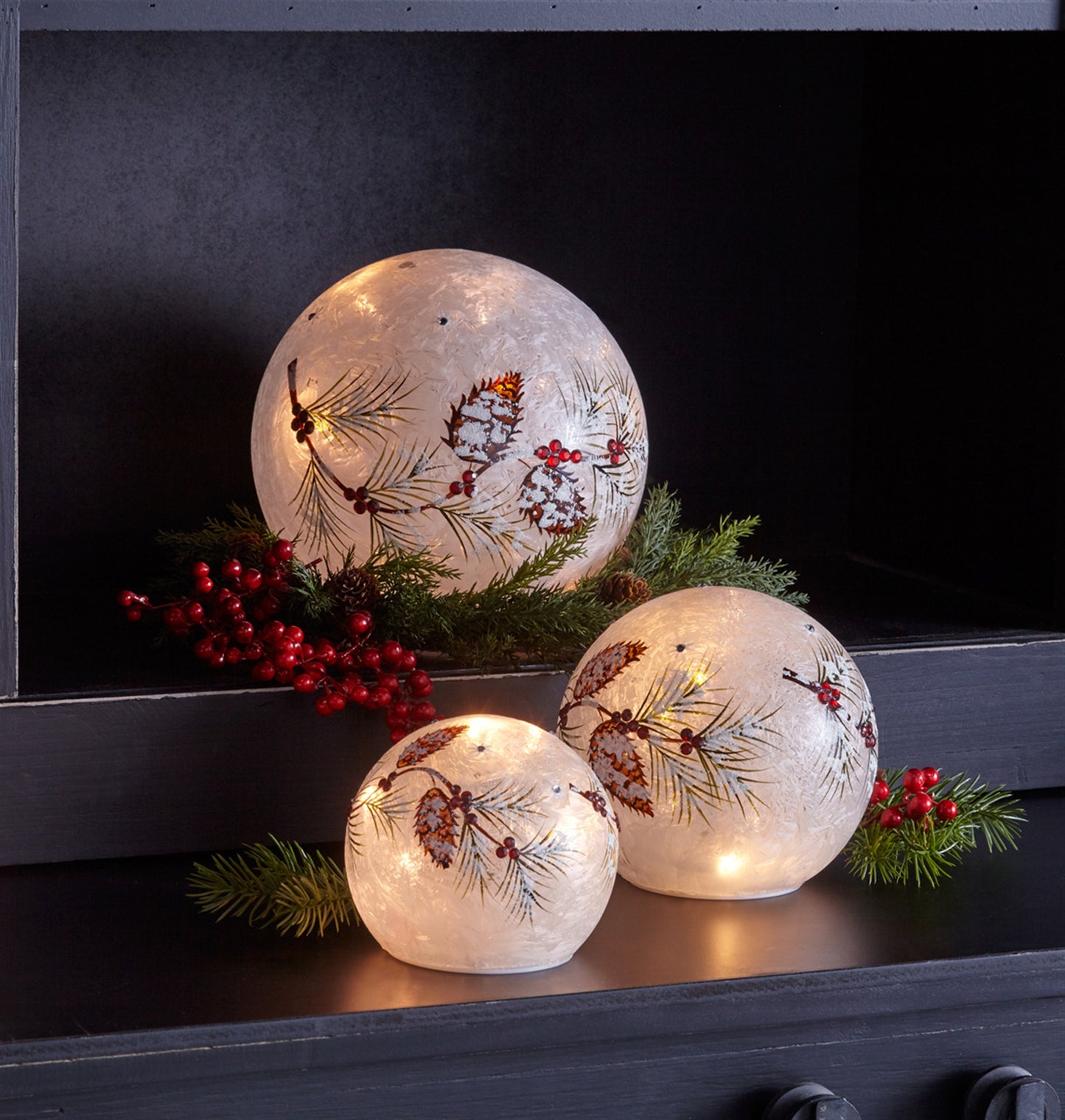 Led Pinecone/Berry Globes W/6 Hr Timer (Set Of 3) 4"-8"D Glass