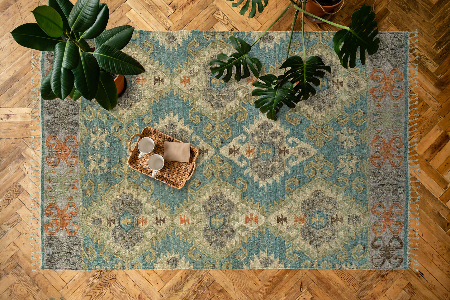Kaleen Alejandra Collection Light Blue Throw Rug 2' x 3'
