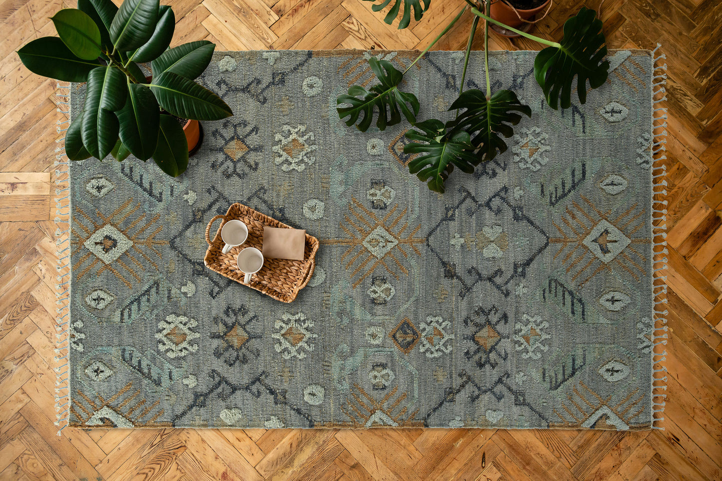 Kaleen Alejandra Collection Light Slate Throw Rug 2' x 3'