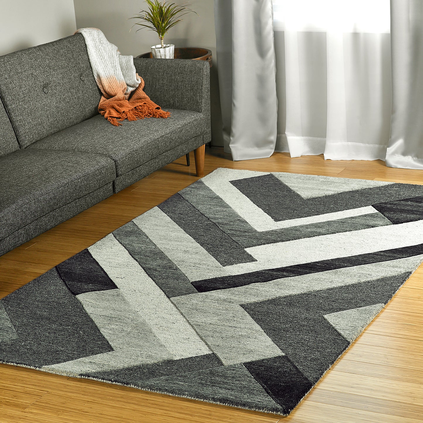 Kaleen Alzada Collection Charcoal Silver Throw Rug 2' x 3'