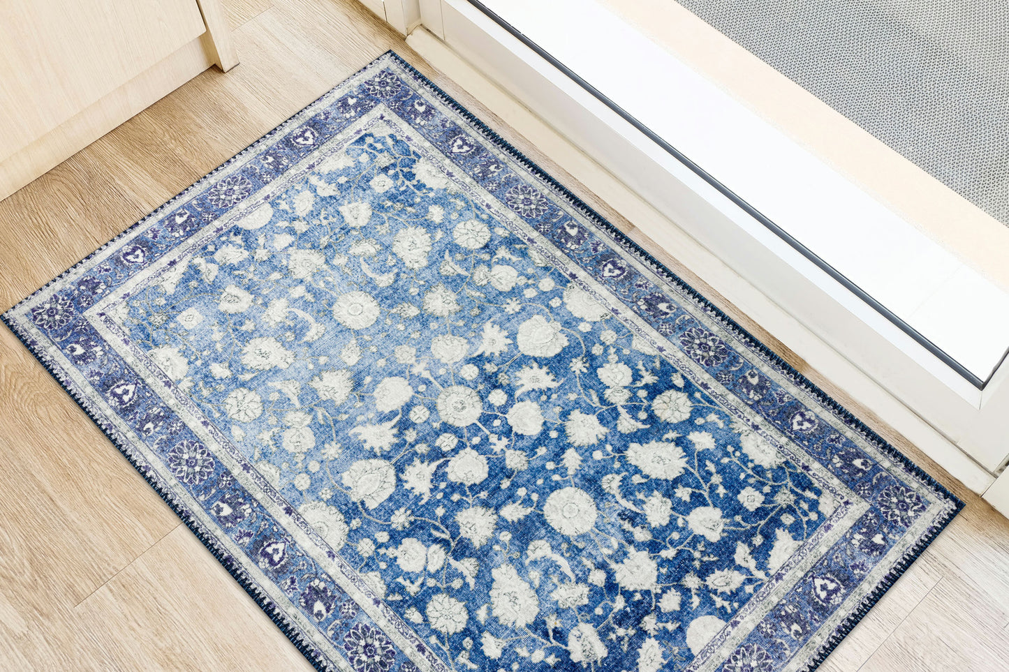 Amanti AM2 Navy 1'8" x 2'6" Rug