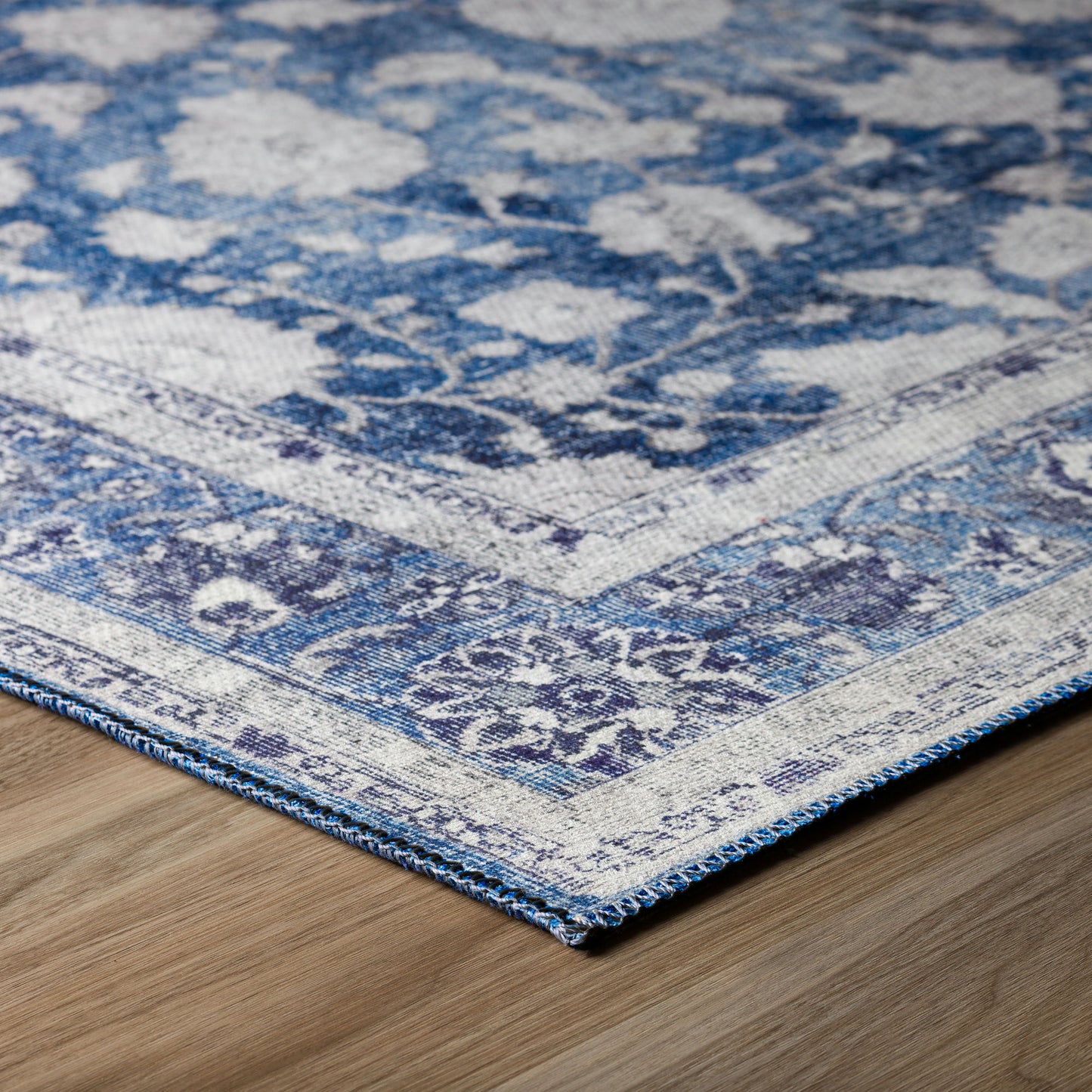 Amanti AM2 Navy 1'8" x 2'6" Rug