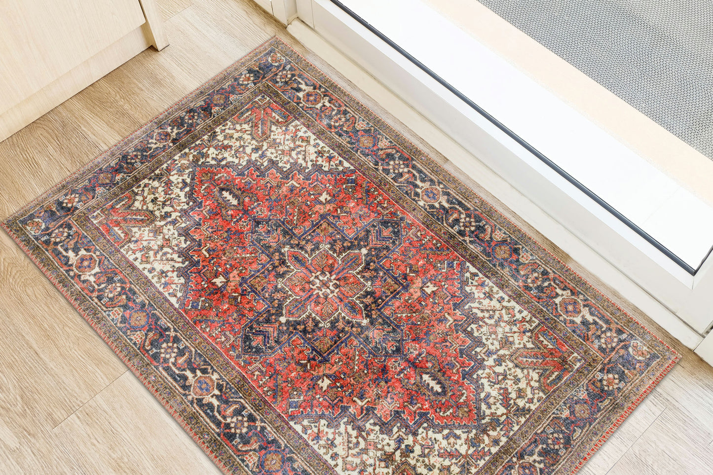 Amanti AM3 Cardinal 1'8" x 2'6" Rug