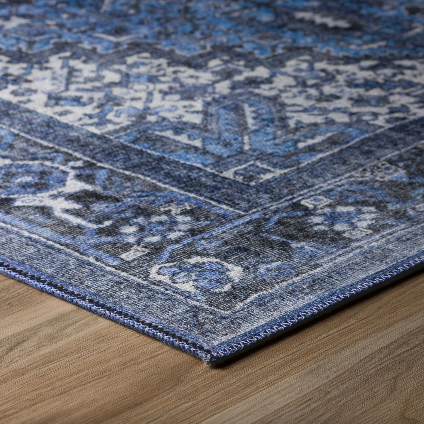 Amanti AM3 Cobalt 2'3" x 7'7" Runner Rug