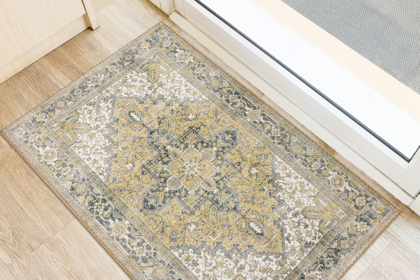 Amanti AM3 Gold 1'8" x 2'6" Rug