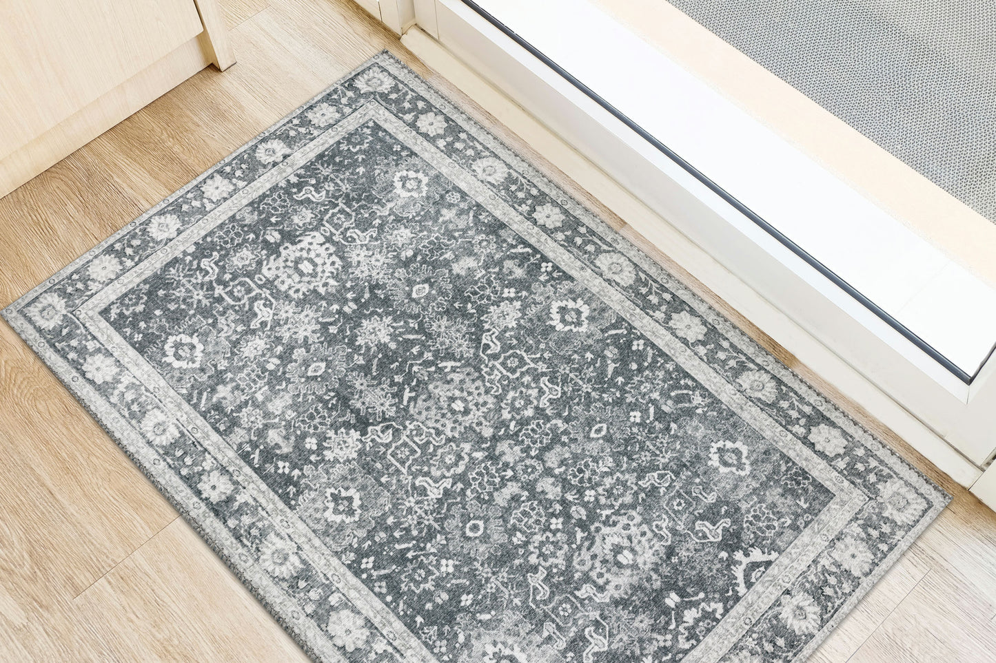 Amanti AM4 Dove 1'8" x 2'6" Rug