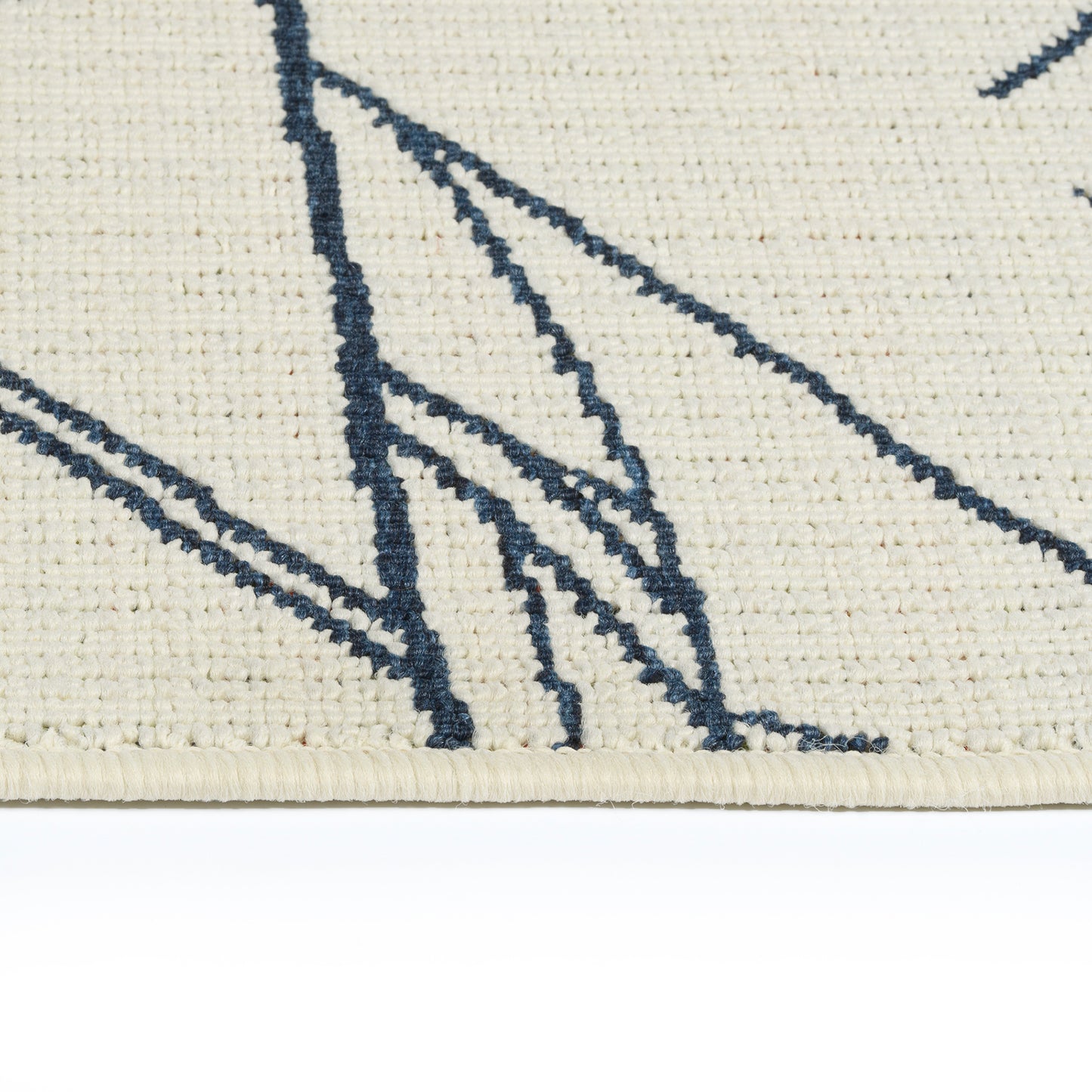 Kaleen Amalie Collection AML03-01 Ivory Throw Rug 1'9" x 3'