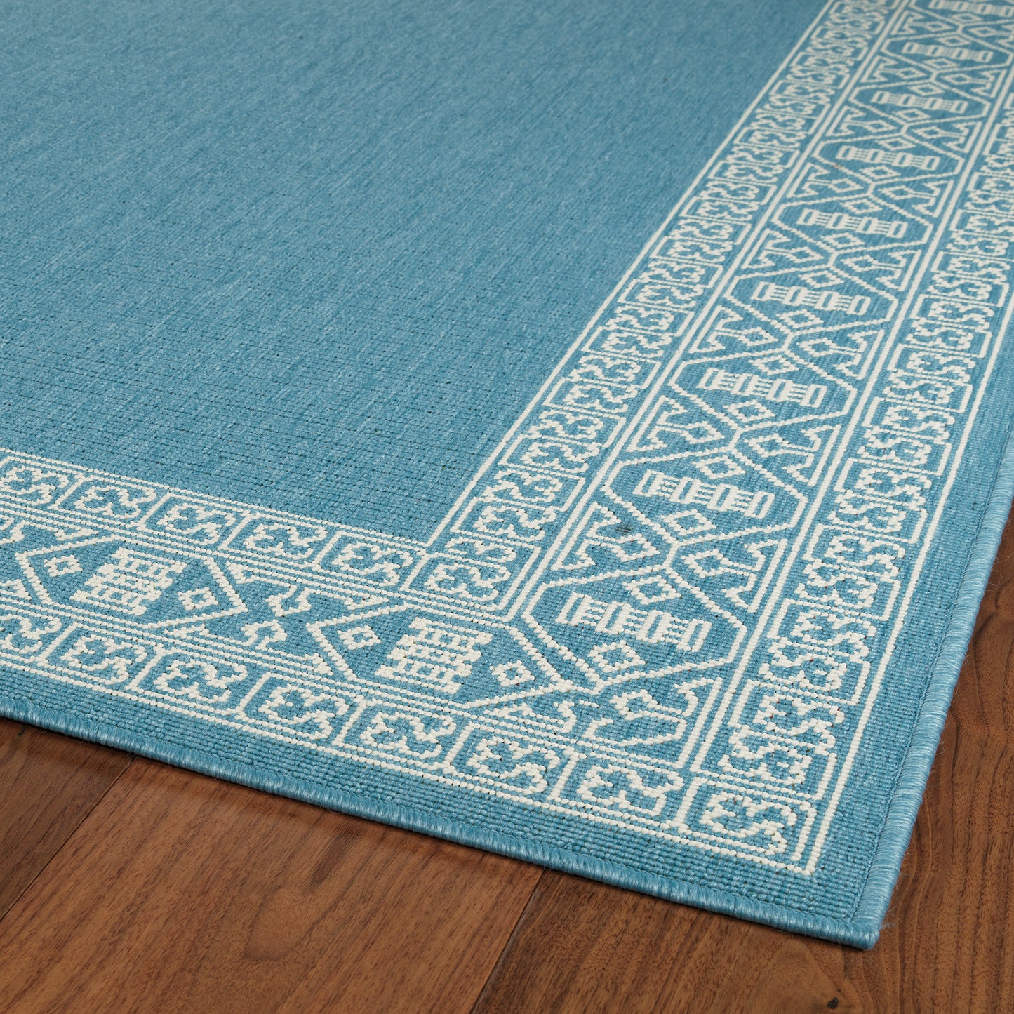 Kaleen Amalie Collection AML06-79 Light Blue Throw Rug 1'9" x 3'