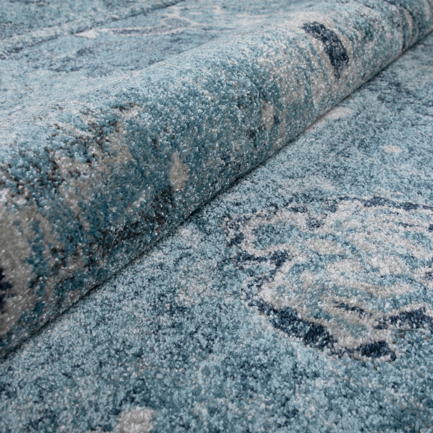Antigua AN7 Sky 5'3" x 7'7" Rug