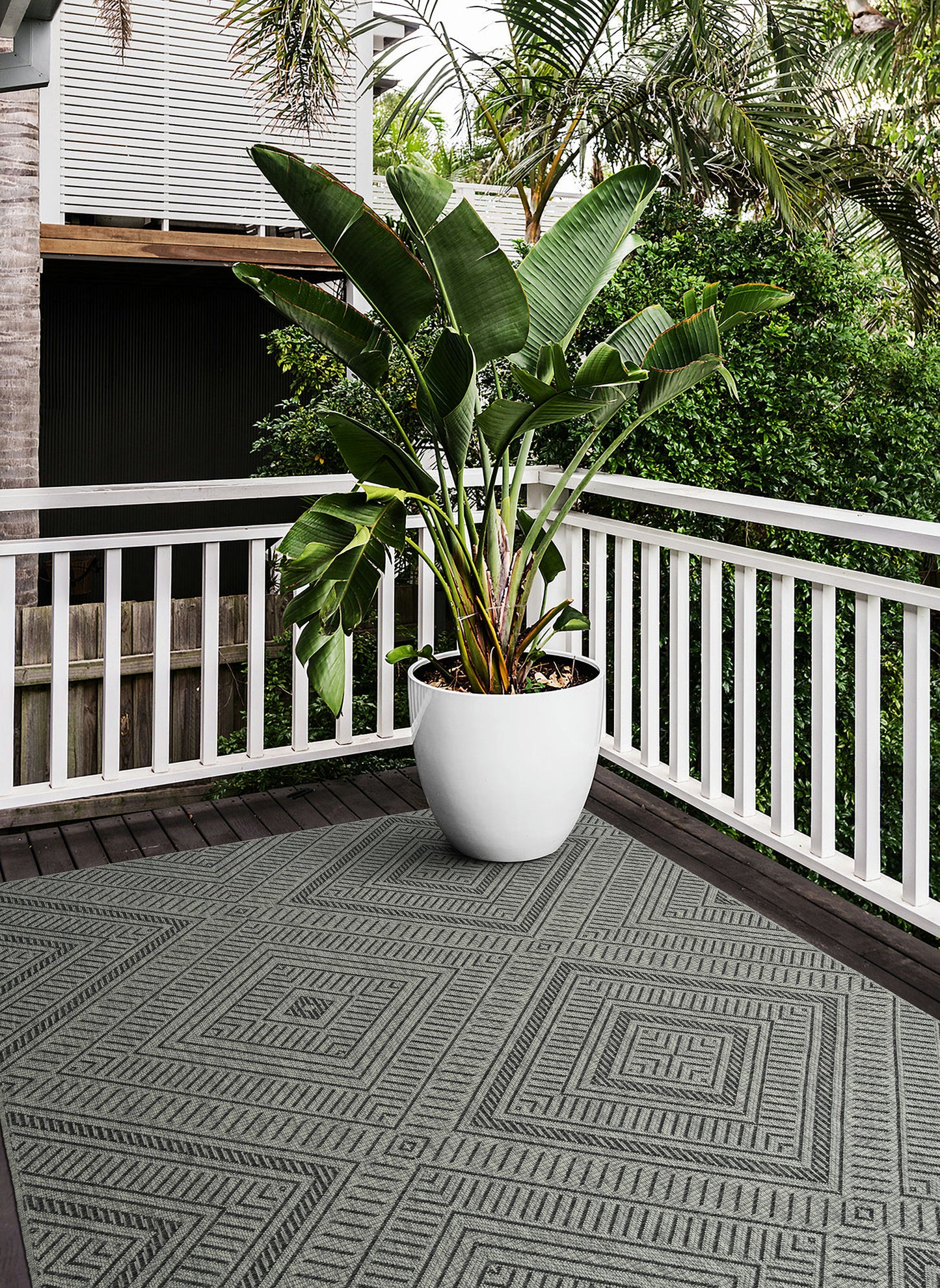Kaleen Bacalar Collection BAC02-38 Charcoal Area Rug 5'3" x 7'6"