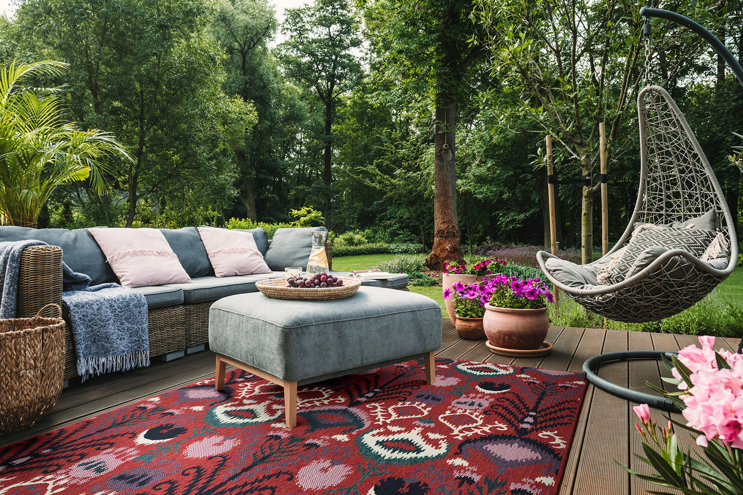 Kaleen Bitki Collection Red Navy Area Rug 3'11" x 5'7"