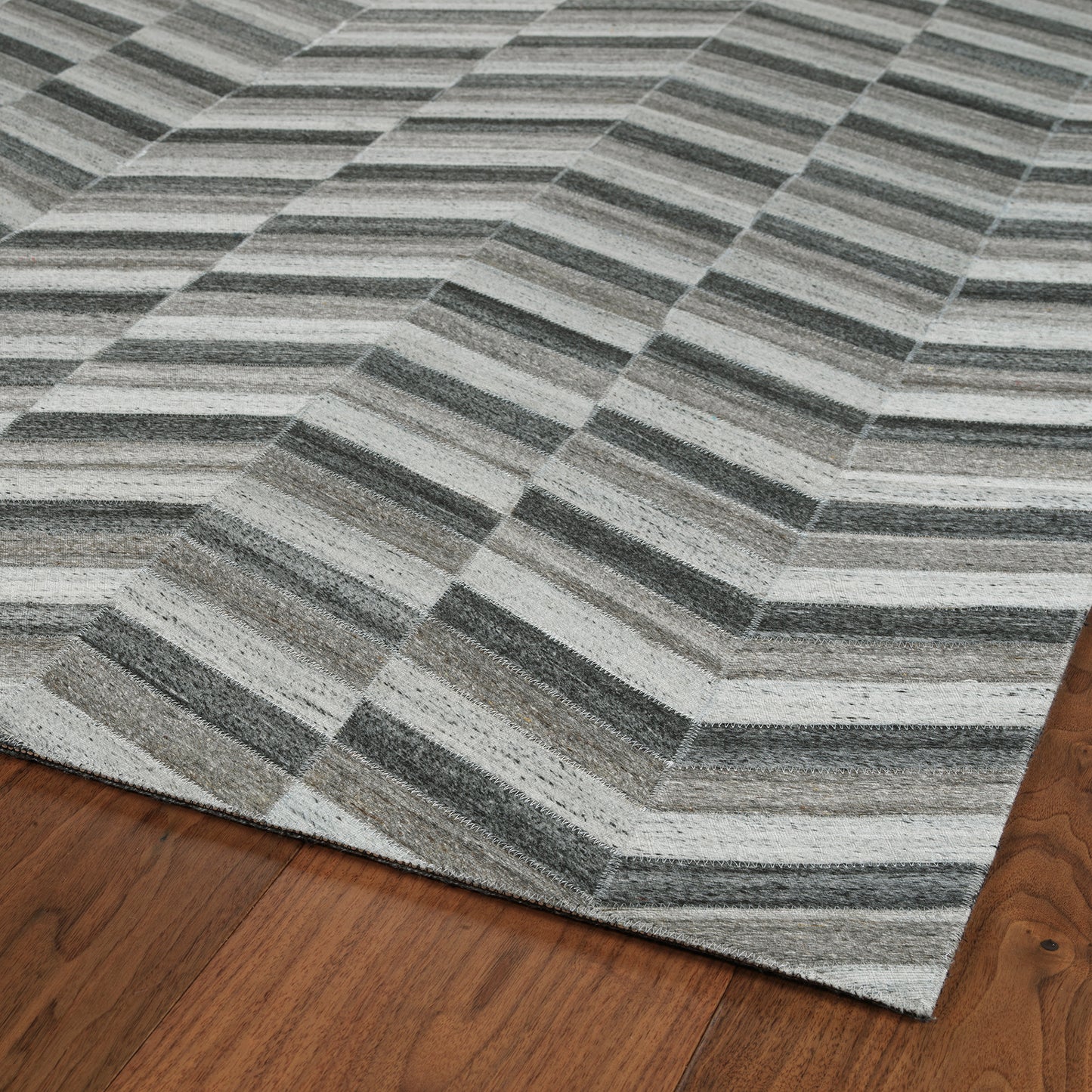 Kaleen Chaps Collection CHP01-38 Charcoal Area Rug 5' x 7'9"