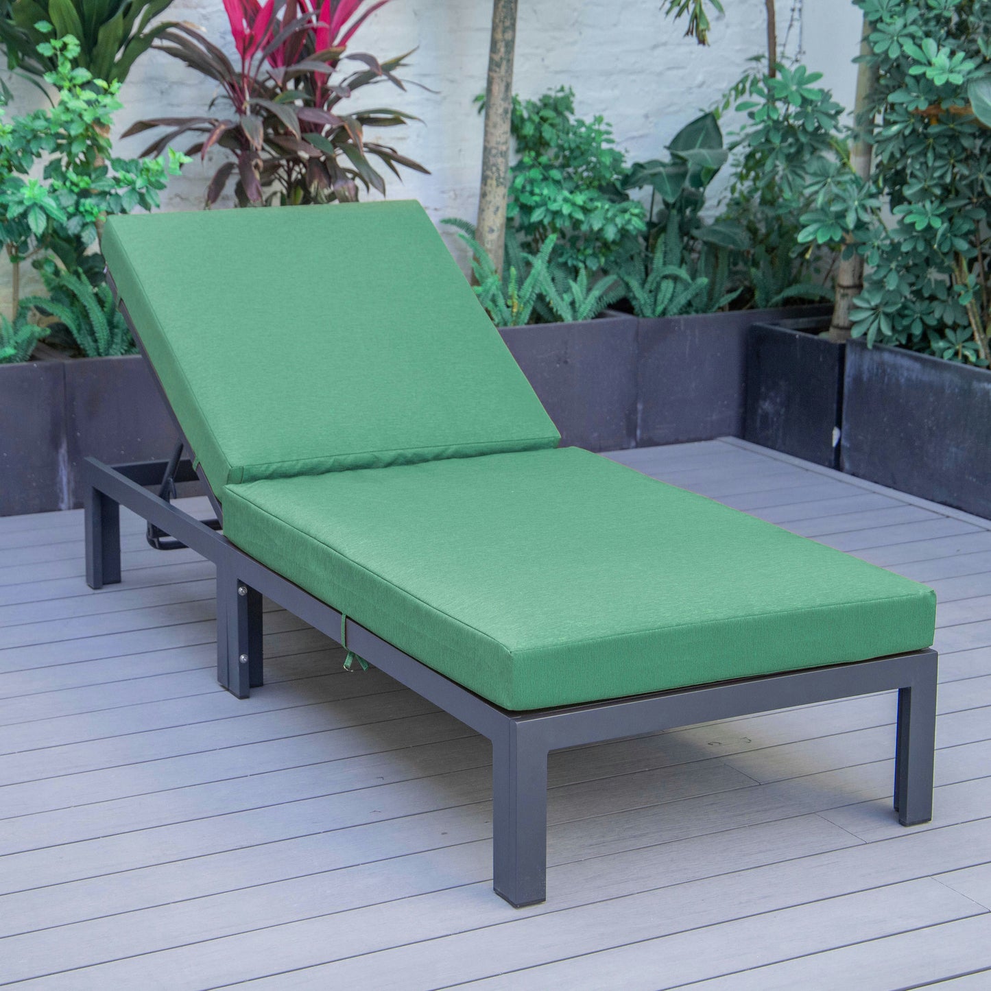 LeisureMod Chelsea Modern Outdoor Chaise Lounge Chair With Cushions