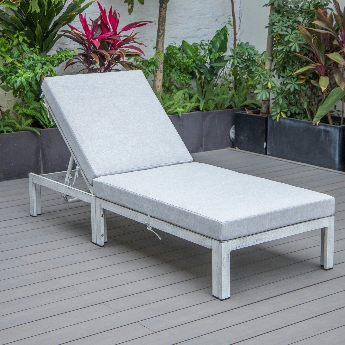 LeisureMod Chelsea Outdoor Grey Chaise Lounge Chair With Cushions- Light Grey