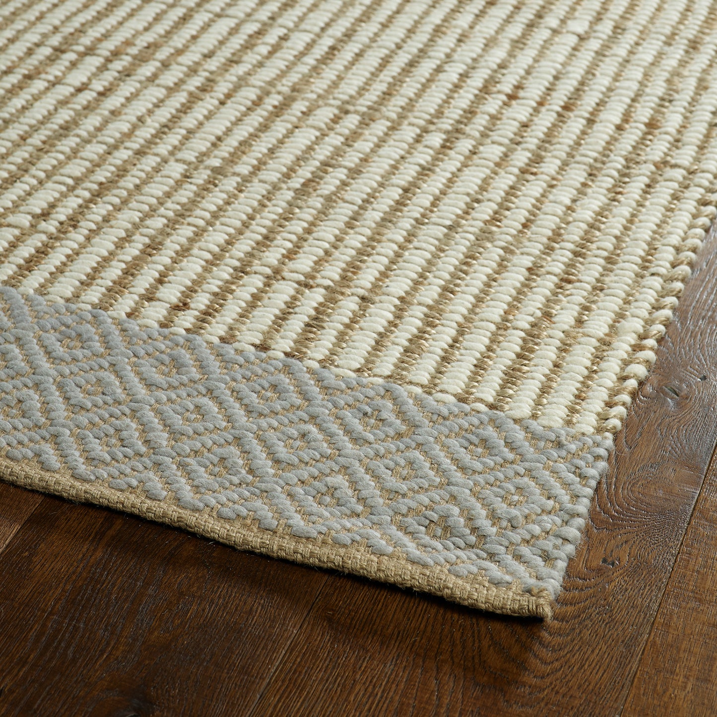 Kaleen Colinas Collection Ivory LtBlue Throw Rug 21" x 34"