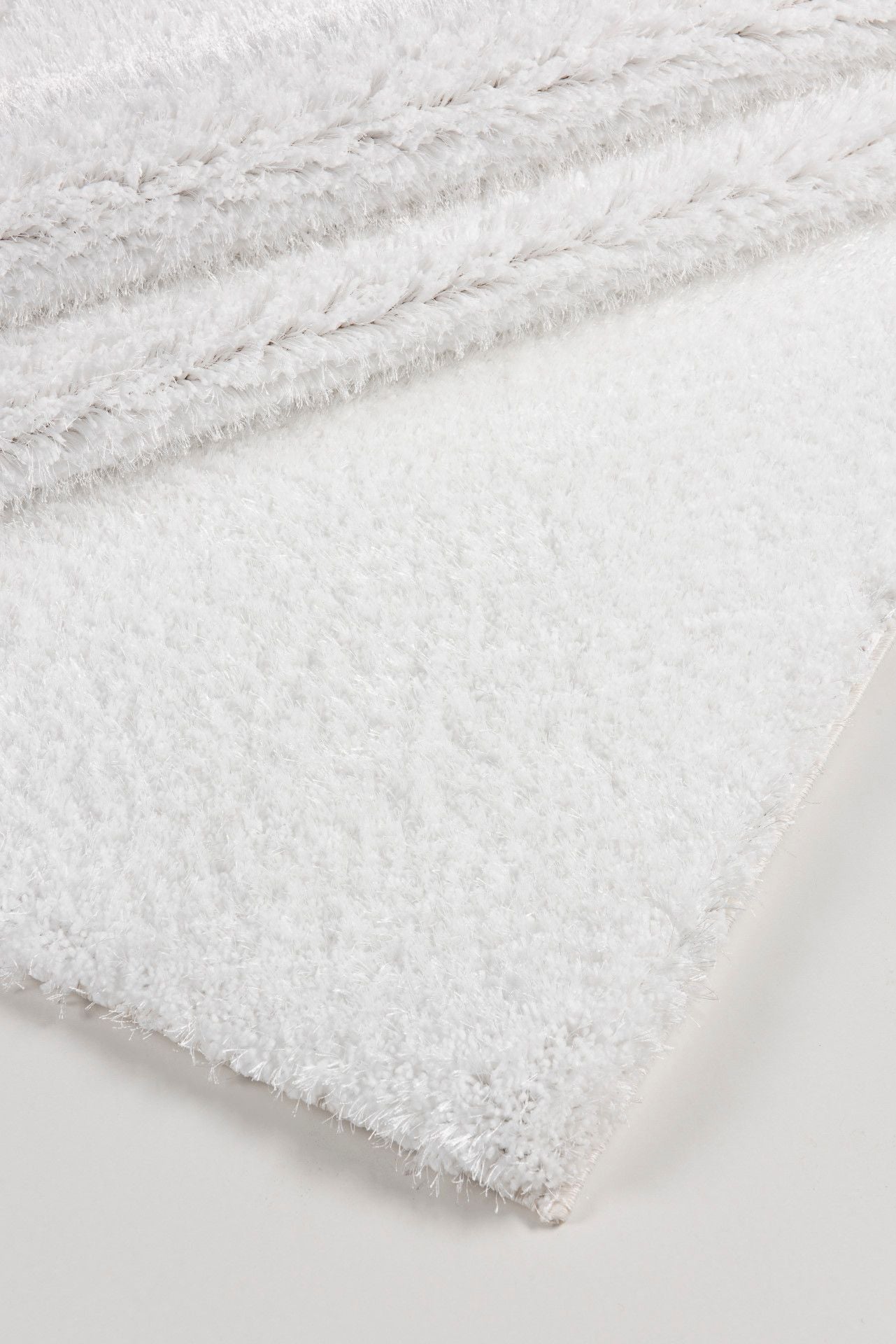 Ankara-Dkt11098-White-5.3 X 7.2 Area Rug