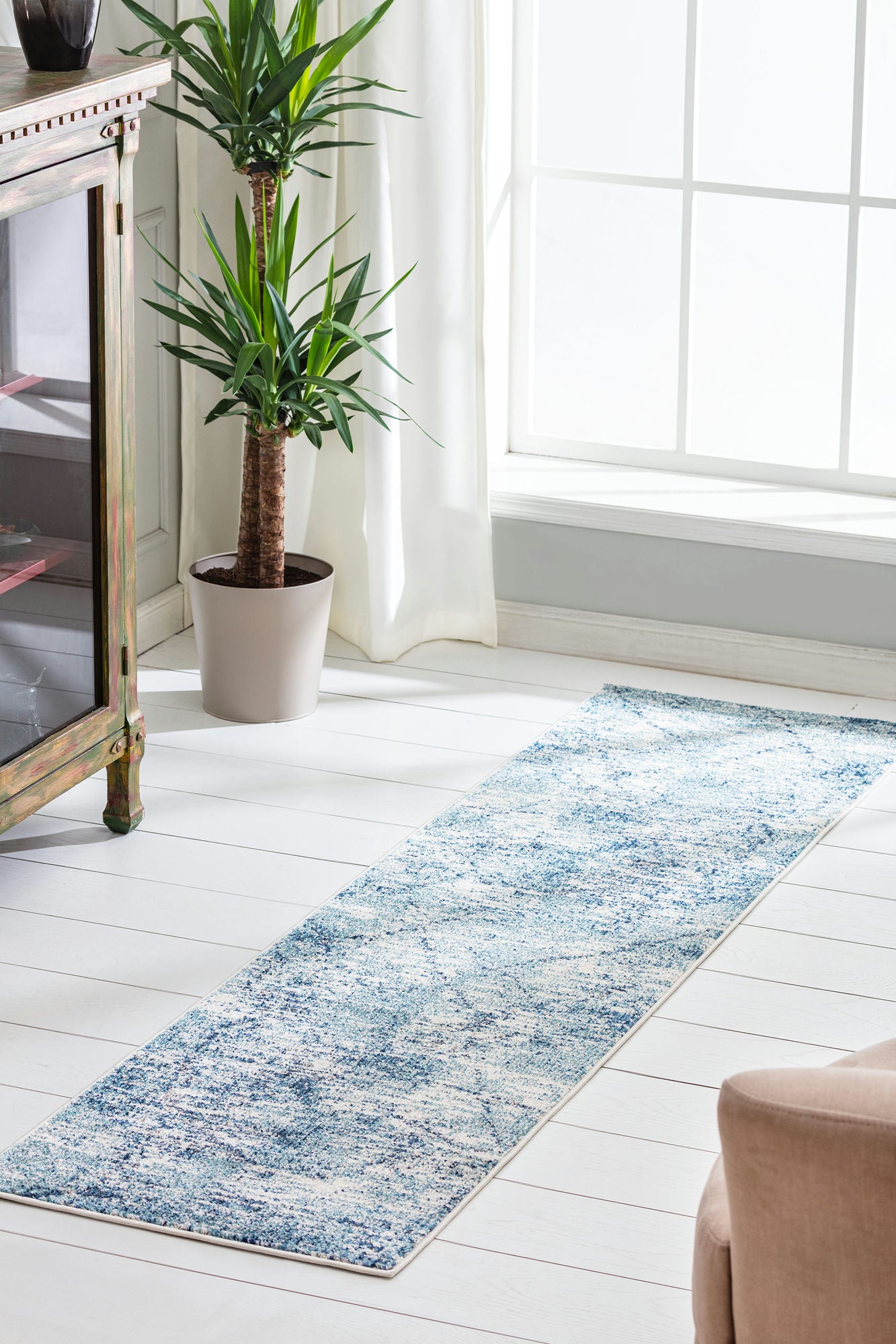 Kaleen Dasha Collection DSH08-17 Blue Area Rug 5'5" x 7'9"