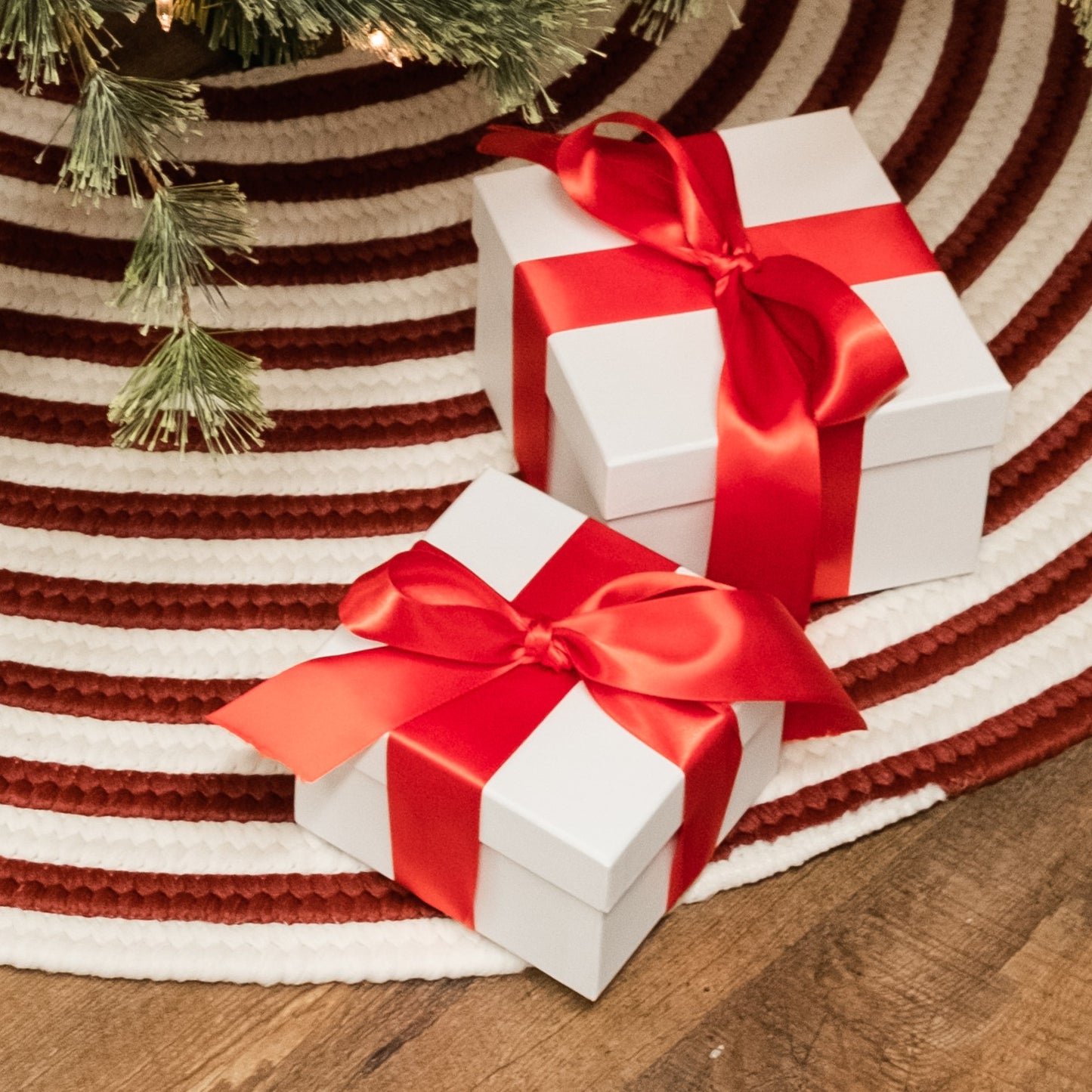 Candy Cane Round Holiday Tree Skirt - Red 44" x 44"